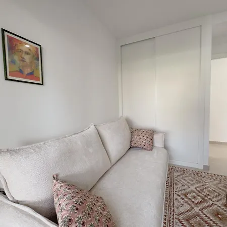 Saeta Tower アパート カルプ